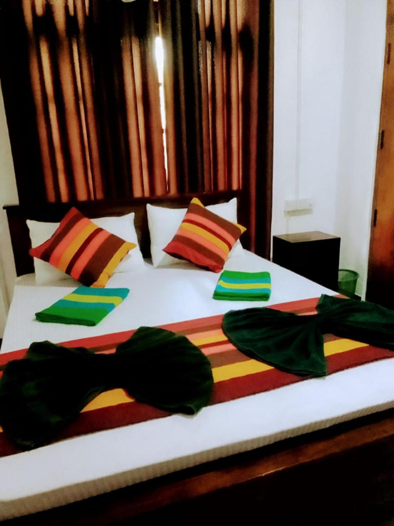 Sanu Home Stay Sigiriya Buitenkant foto